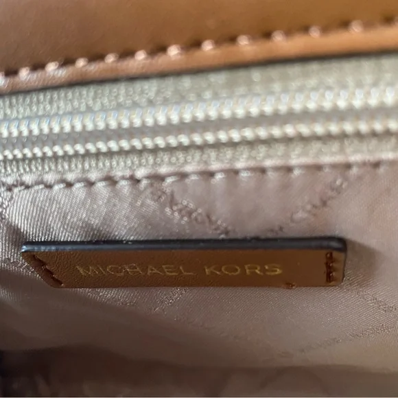 Final Sale!!! 👜 MICHAEL KORS 🌺 Carmen Medium Faux Leather Belted Satchel - Picture 11 of 15